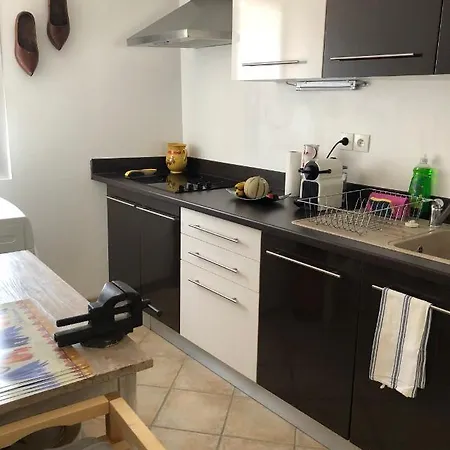 Calme Et Charmant Studio A Deux Pas Du Centre Historique D Apartamento *