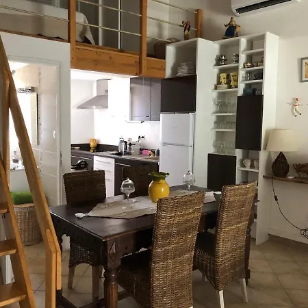 Calme Et Charmant Studio A Deux Pas Du Centre Historique D Uzès