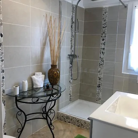 Apartamento Calme Et Charmant Studio A Deux Pas Du Centre Historique D Uzès